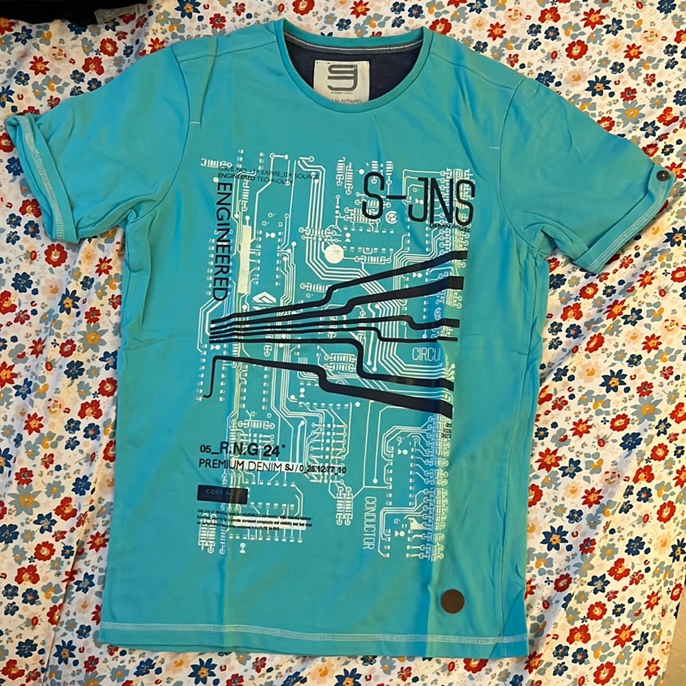 MEN’s Smith & Jones Tee size SMALL